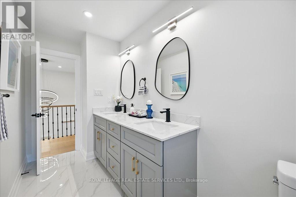 












1184 RUSHBROOKE DRIVE

,
Oakville,




Ontario
L6M1H7

