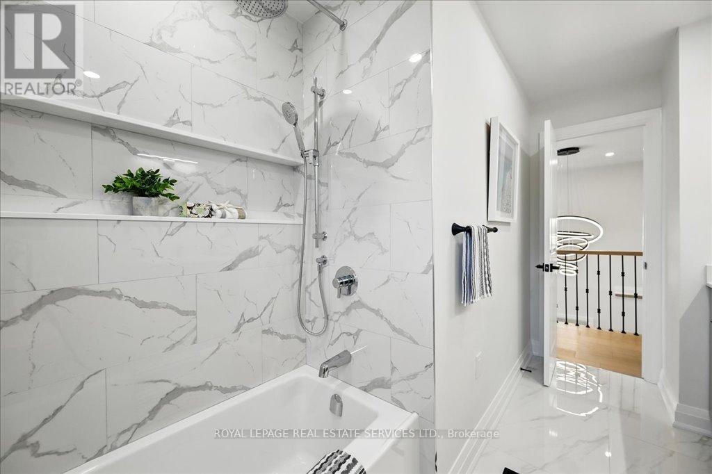 












1184 RUSHBROOKE DRIVE

,
Oakville,




Ontario
L6M1H7

