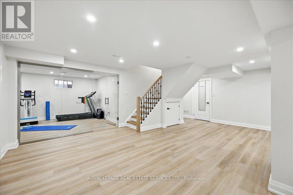 












1184 RUSHBROOKE DRIVE

,
Oakville,




Ontario
L6M1H7

