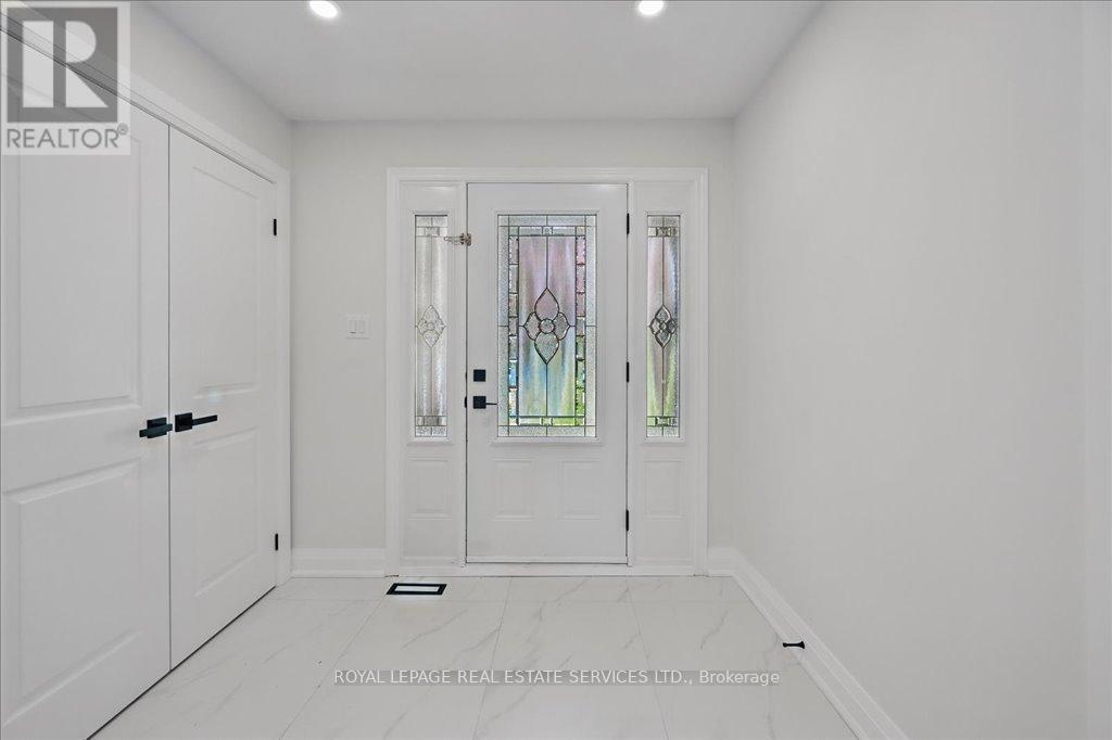 












1184 RUSHBROOKE DRIVE

,
Oakville,




Ontario
L6M1H7

