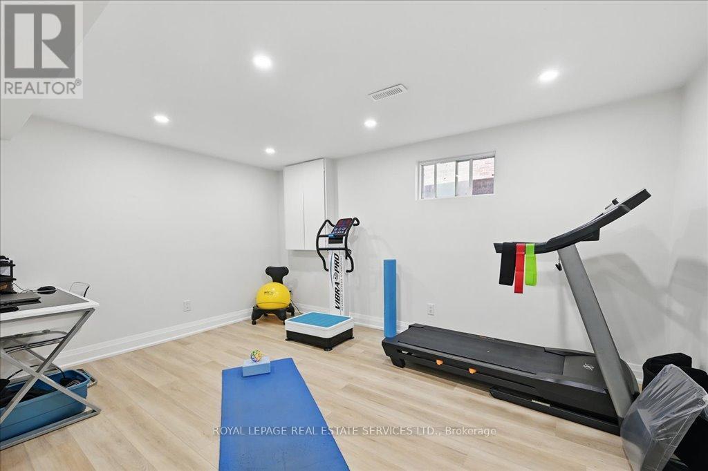 












1184 RUSHBROOKE DRIVE

,
Oakville,




Ontario
L6M1H7

