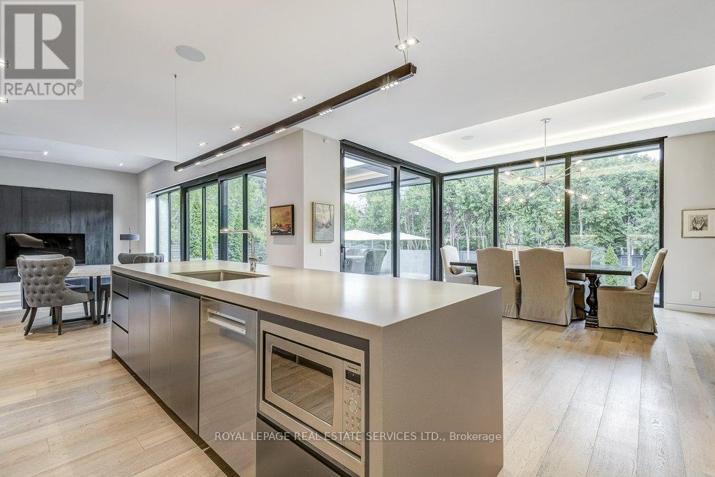 












144 SPARLING COURT

,
Oakville,




Ontario
L6K2J7

