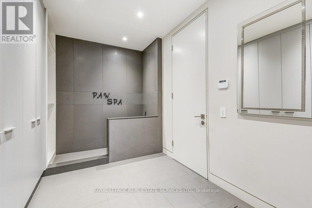 












144 SPARLING COURT

,
Oakville,




Ontario
L6K2J7

