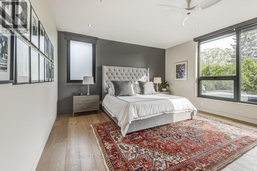 












144 SPARLING COURT

,
Oakville,




Ontario
L6K2J7

