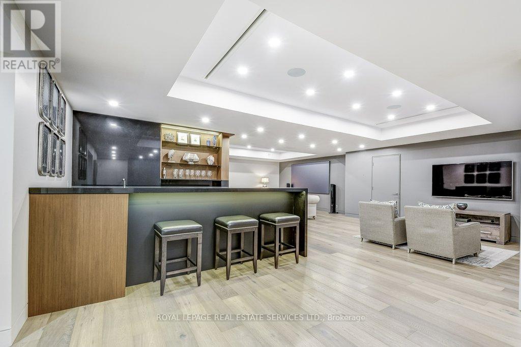 












144 SPARLING COURT

,
Oakville,




Ontario
L6K2J7

