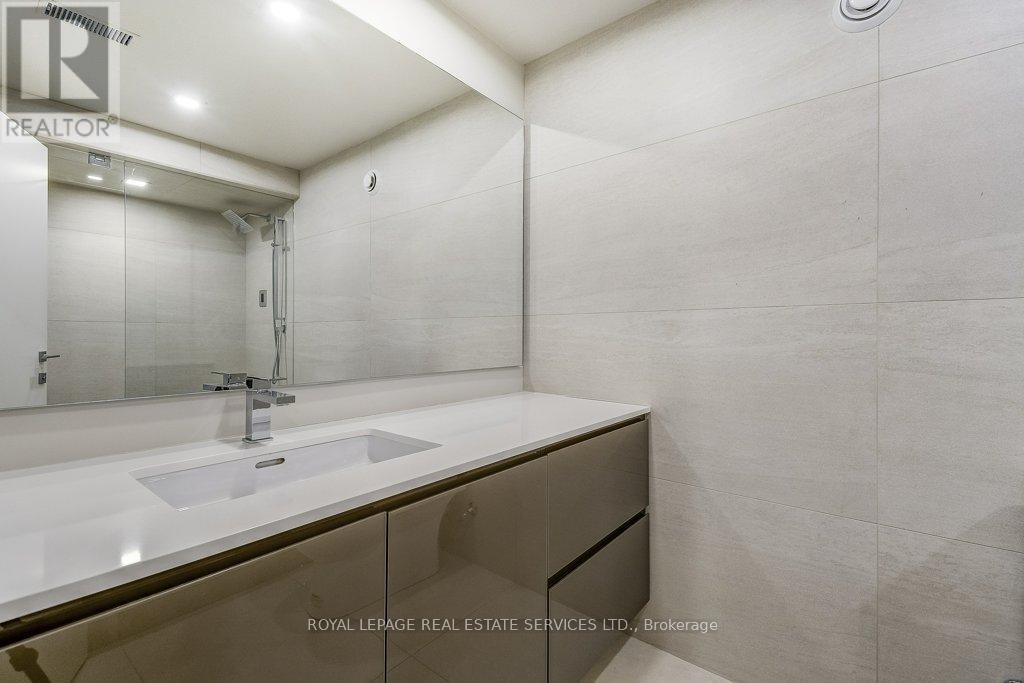 












144 SPARLING COURT

,
Oakville,




Ontario
L6K2J7

