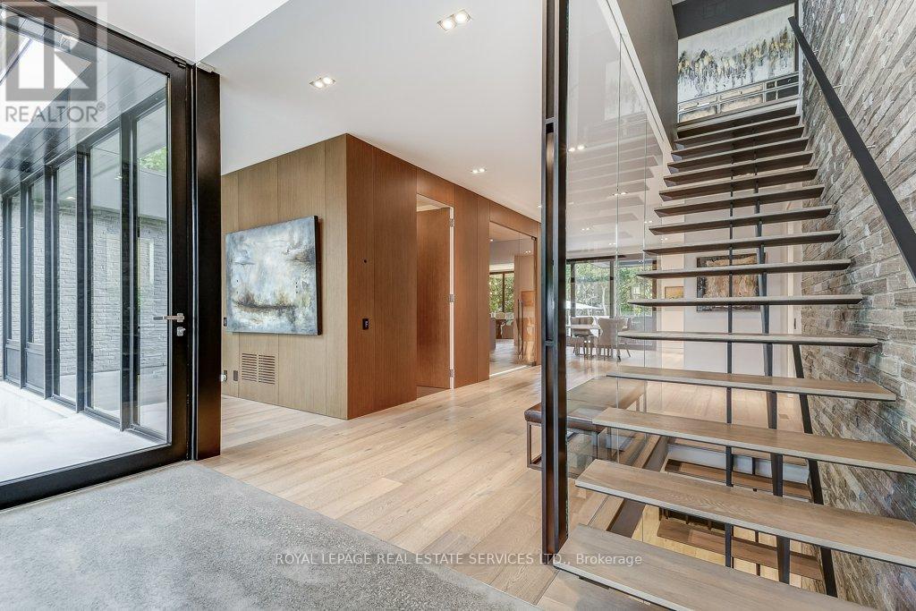 












144 SPARLING COURT

,
Oakville,




Ontario
L6K2J7

