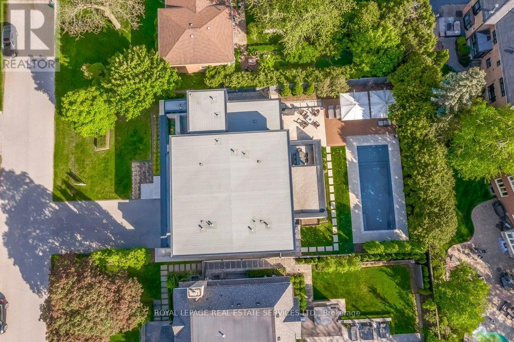 












144 SPARLING COURT

,
Oakville,




Ontario
L6K2J7

