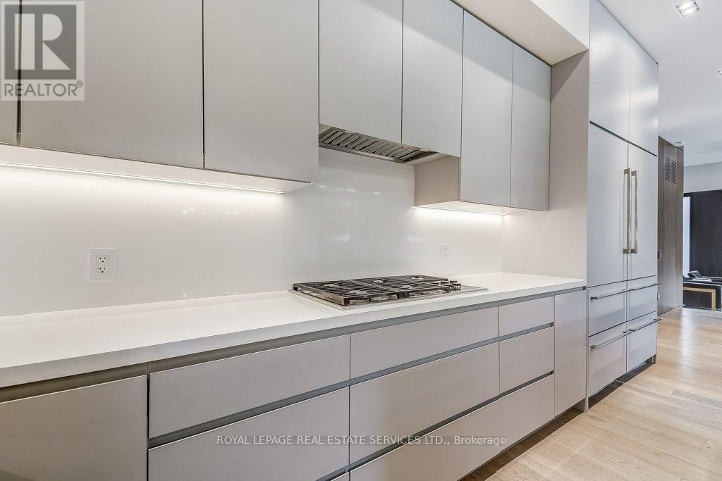 












144 SPARLING COURT

,
Oakville,




Ontario
L6K2J7

