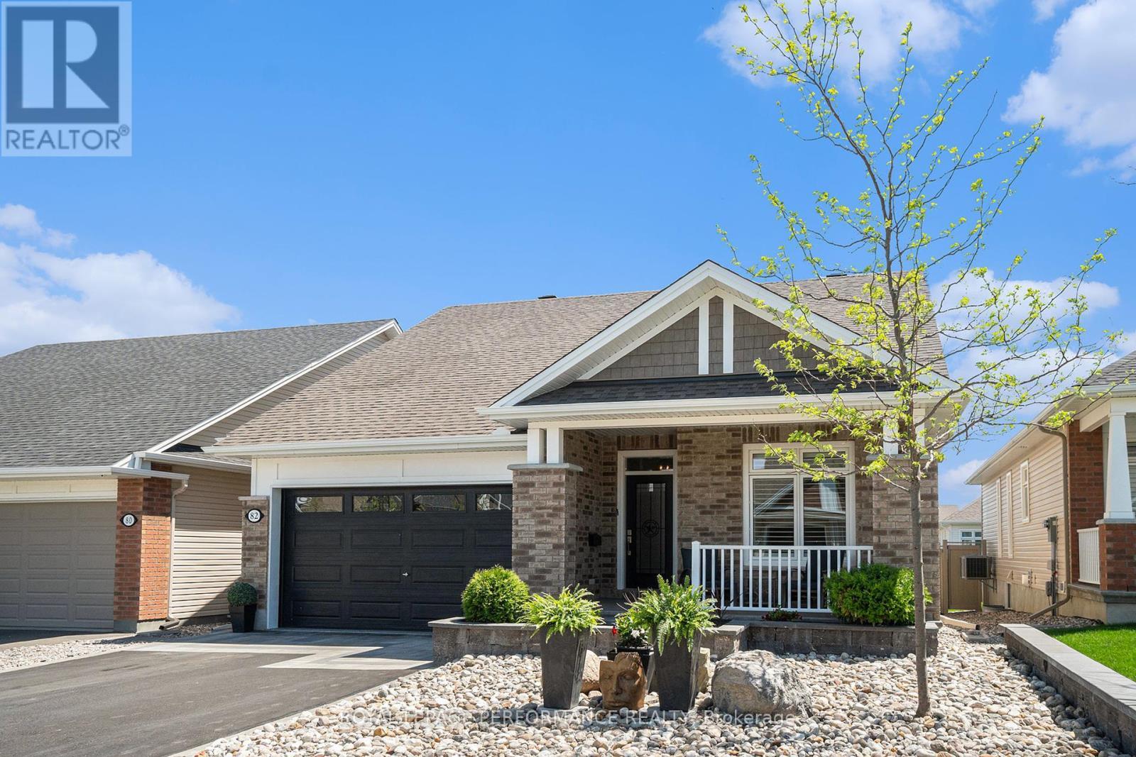 












82 KAYENTA STREET

,
Ottawa,




Ontario
K2S2K7

