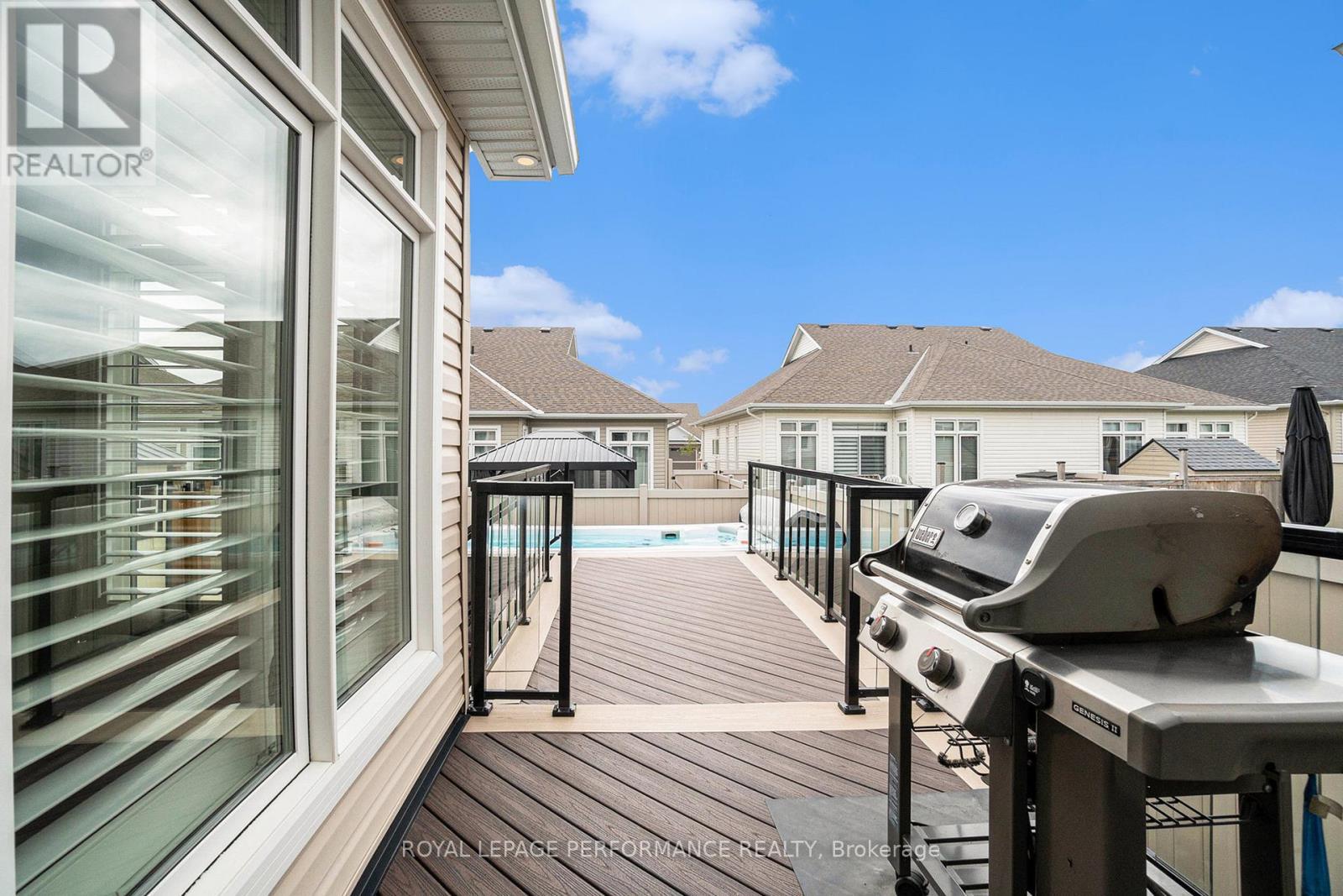 












82 KAYENTA STREET

,
Ottawa,




Ontario
K2S2K7

