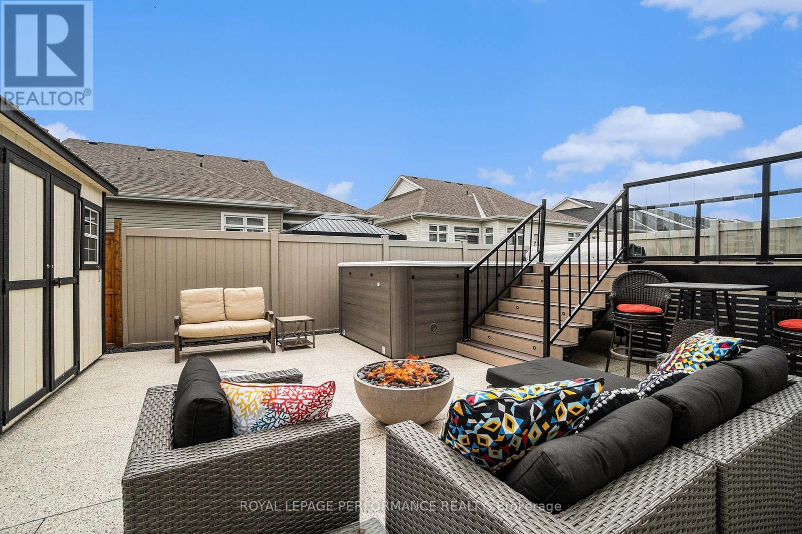 












82 KAYENTA STREET

,
Ottawa,




Ontario
K2S2K7

