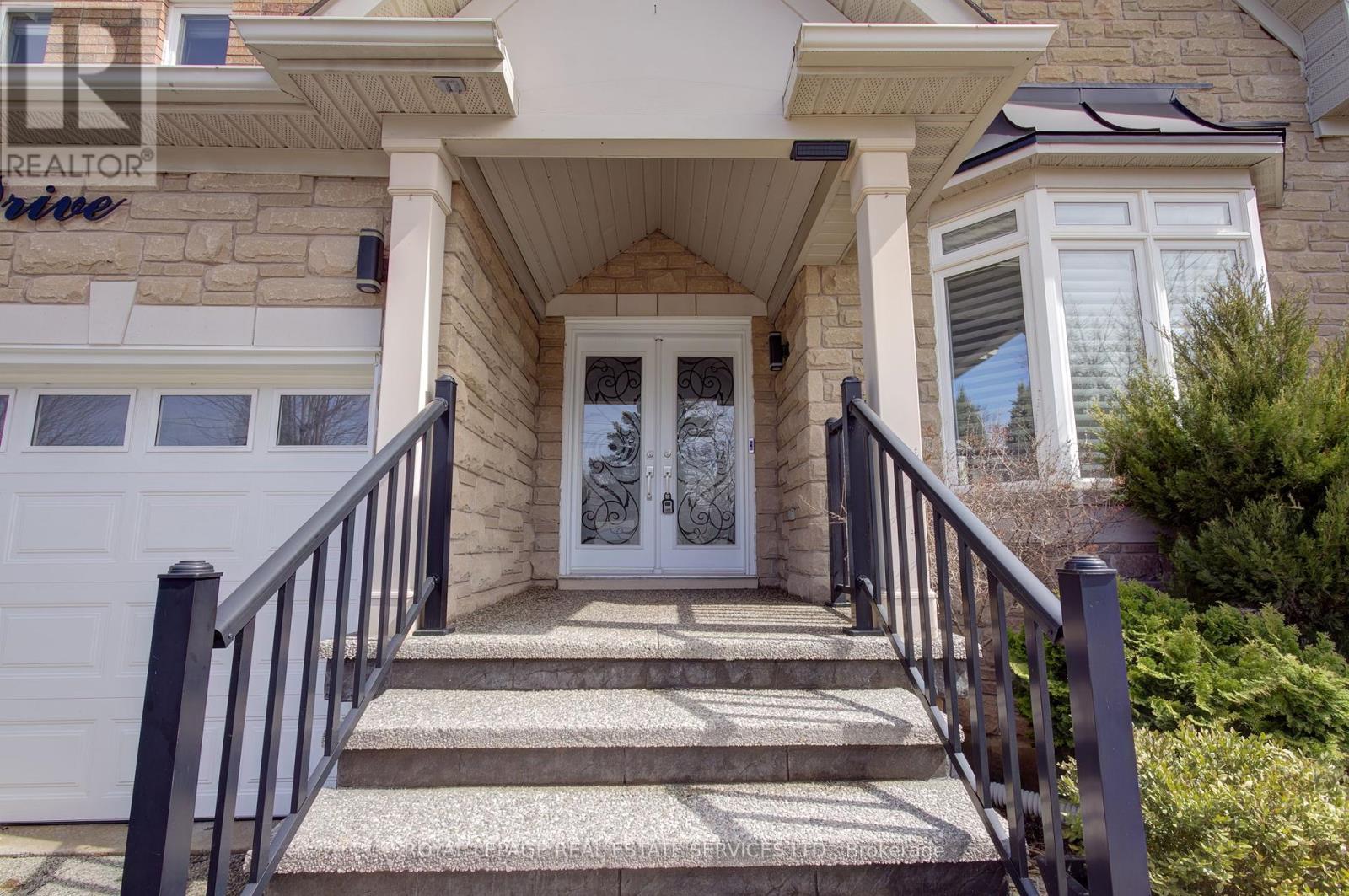












393 BURLOAK DRIVE

,
Oakville,




Ontario
L6L6W8

