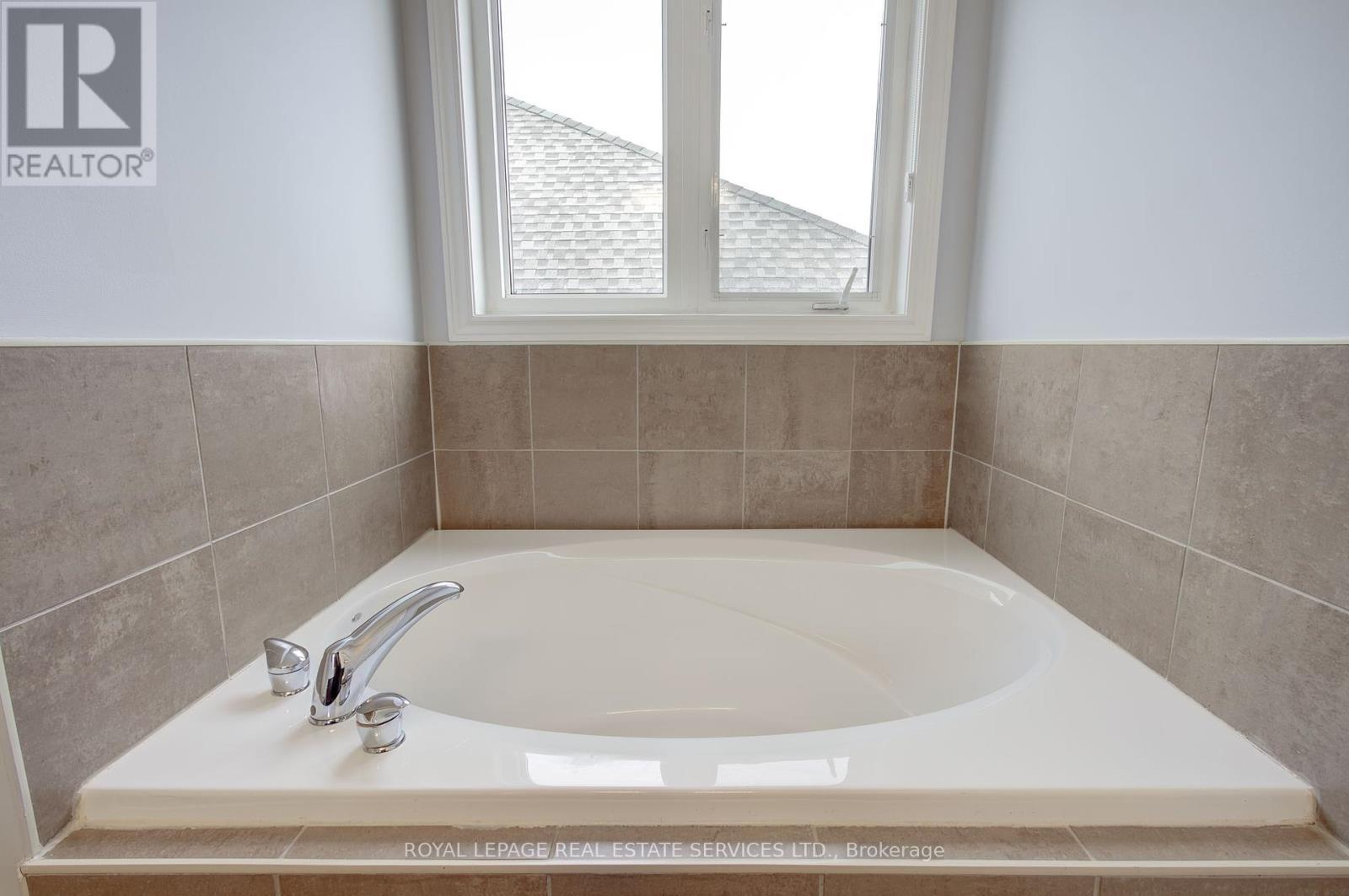 












393 BURLOAK DRIVE

,
Oakville,




Ontario
L6L6W8

