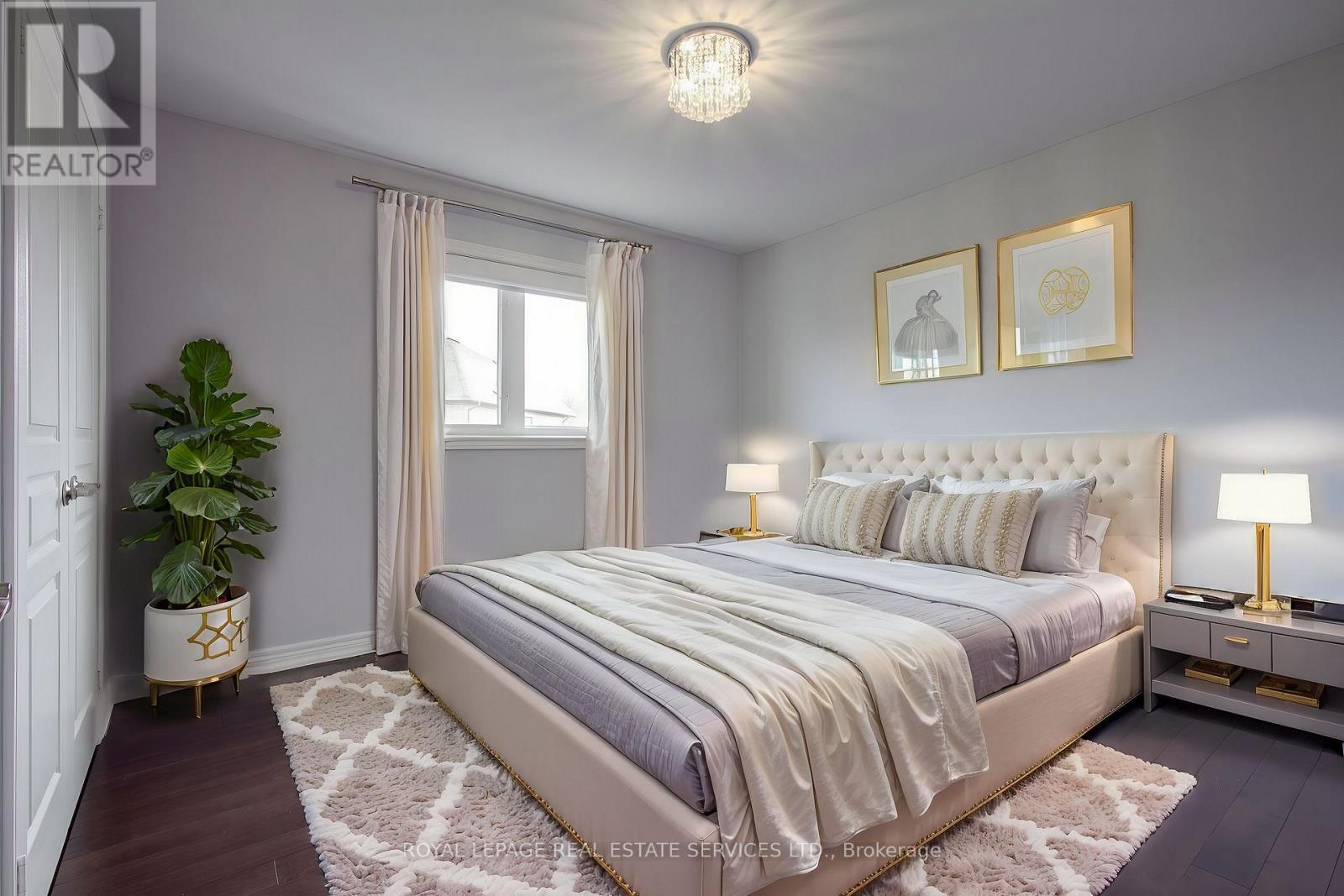 












393 BURLOAK DRIVE

,
Oakville,




Ontario
L6L6W8

