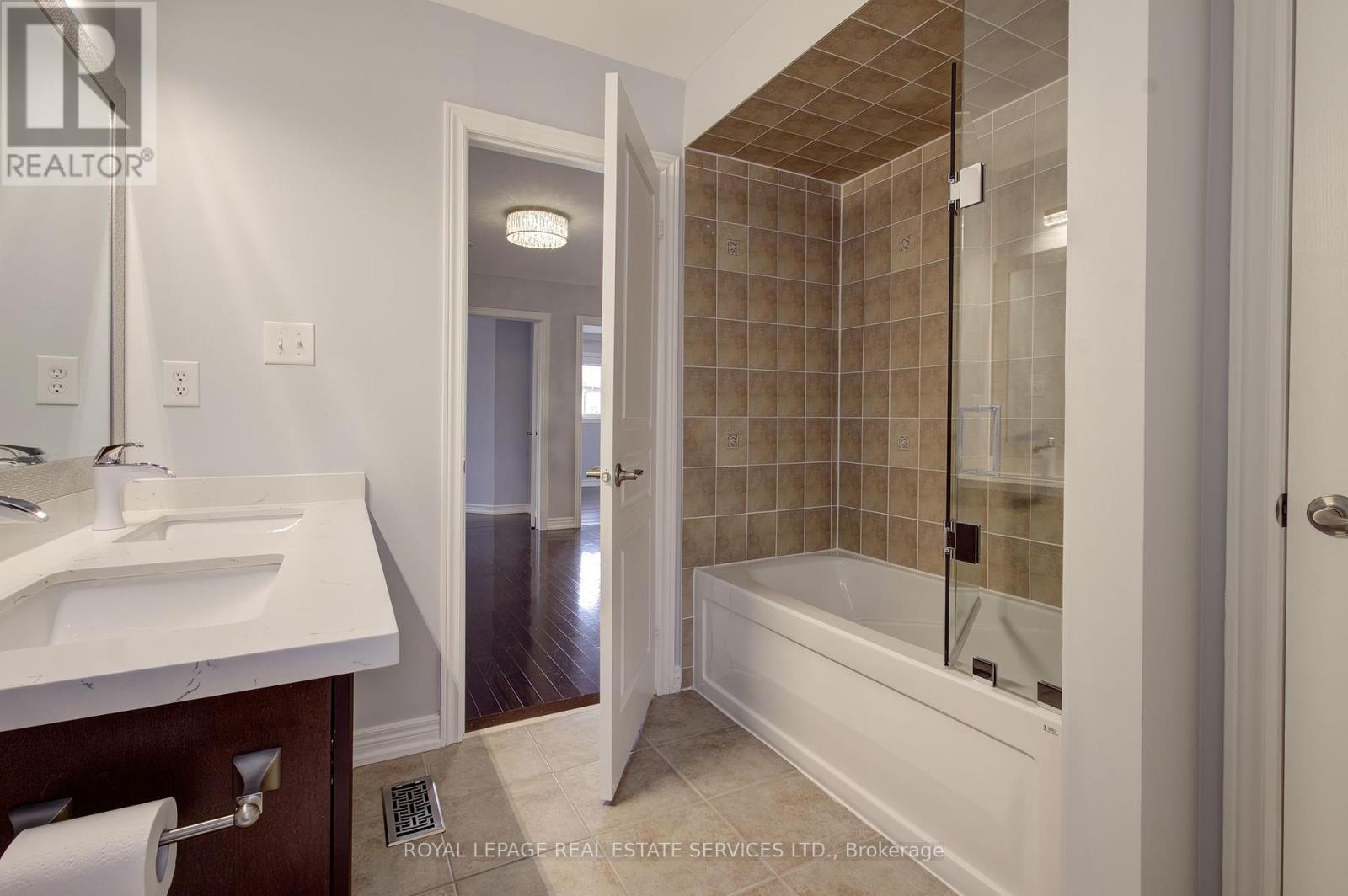 












393 BURLOAK DRIVE

,
Oakville,




Ontario
L6L6W8

