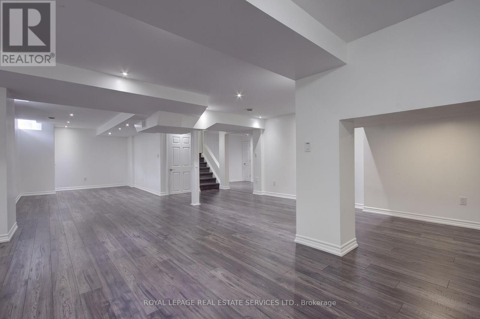 












393 BURLOAK DRIVE

,
Oakville,




Ontario
L6L6W8

