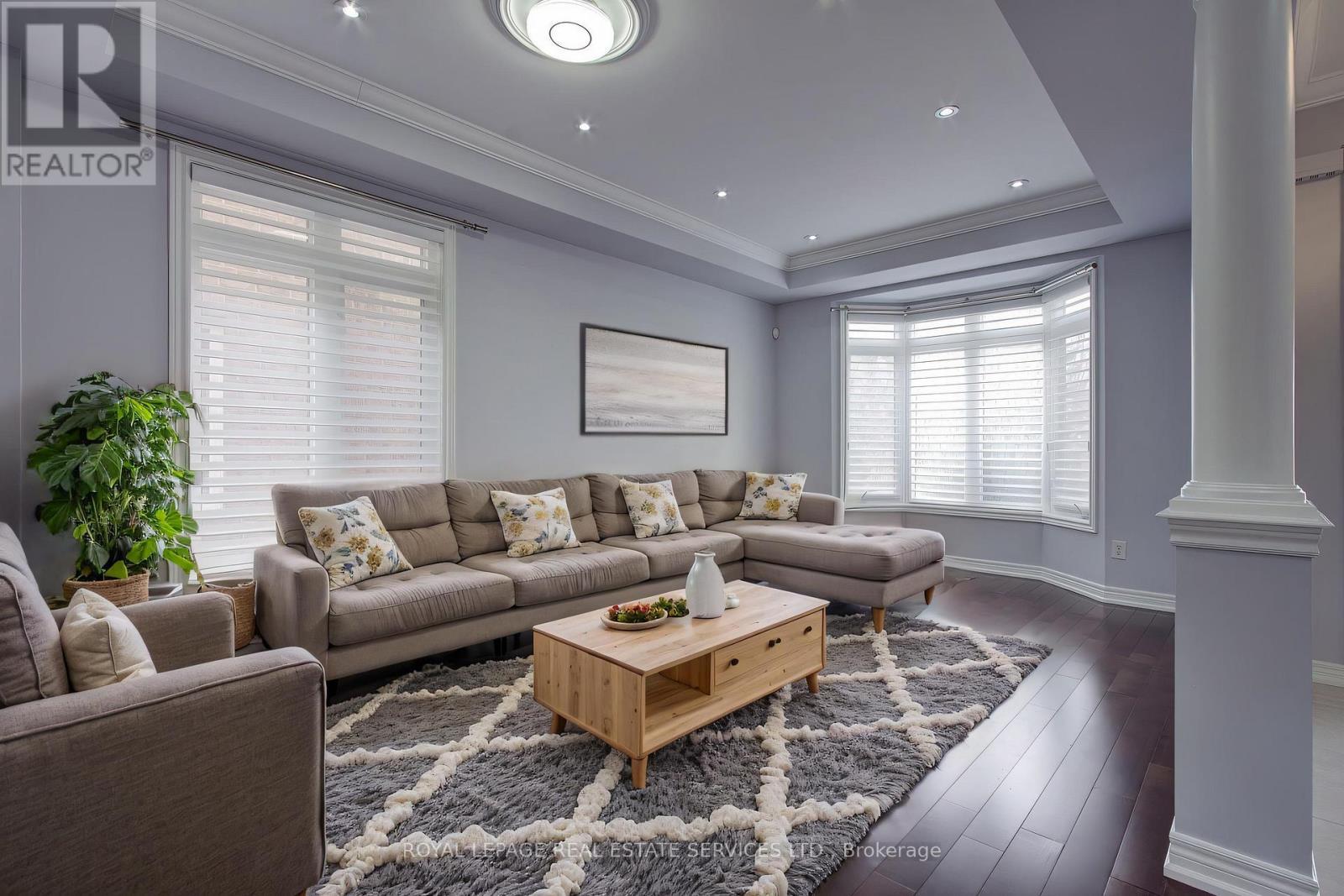 












393 BURLOAK DRIVE

,
Oakville,




Ontario
L6L6W8

