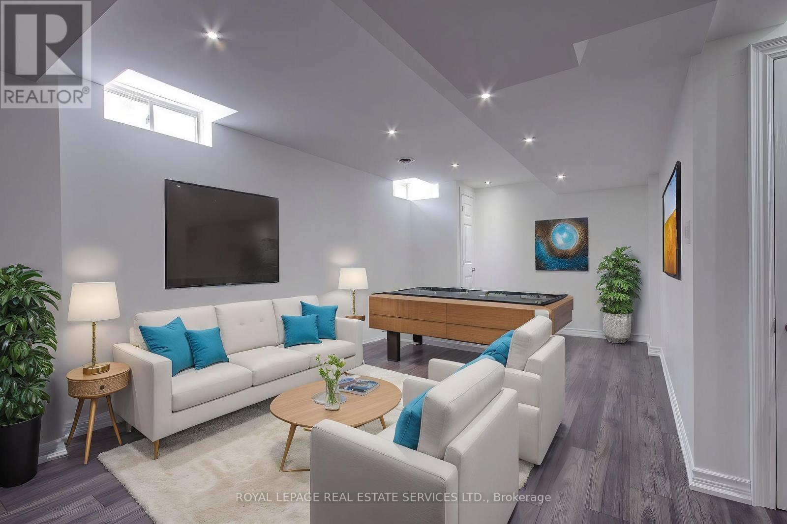 












393 BURLOAK DRIVE

,
Oakville,




Ontario
L6L6W8


