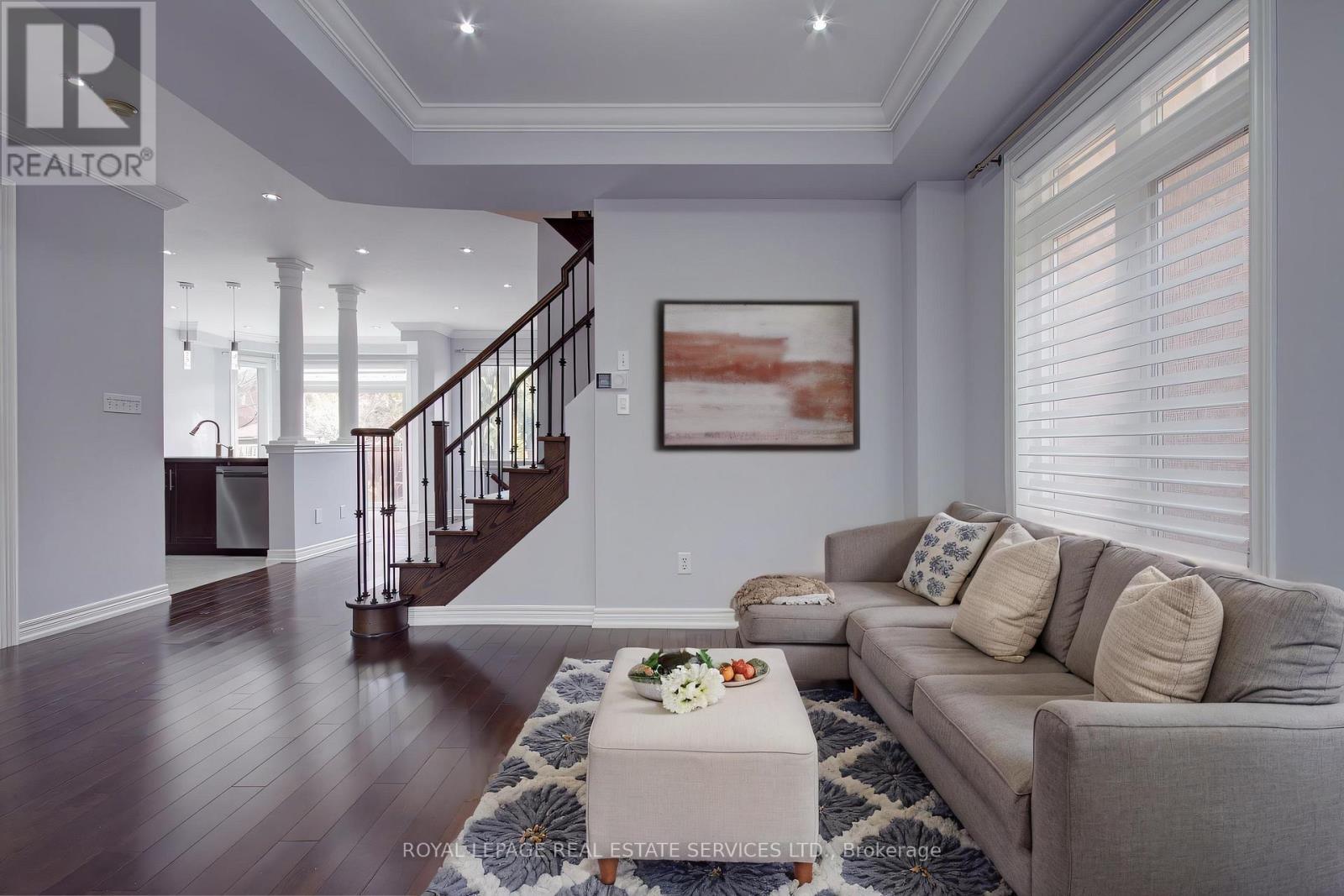 












393 BURLOAK DRIVE

,
Oakville,




Ontario
L6L6W8

