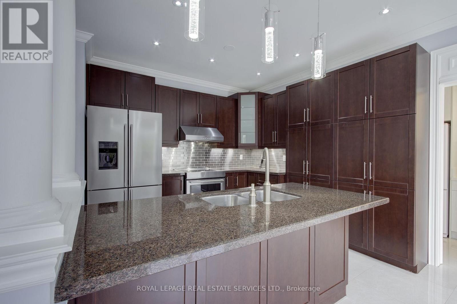 












393 BURLOAK DRIVE

,
Oakville,




Ontario
L6L6W8

