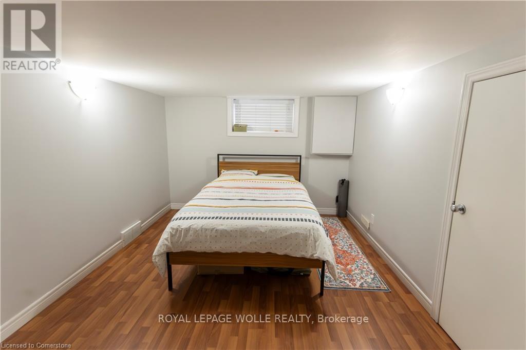 












B - 326 VICTORIA STREET S

,
Kitchener,




Ontario
N2M3A3

