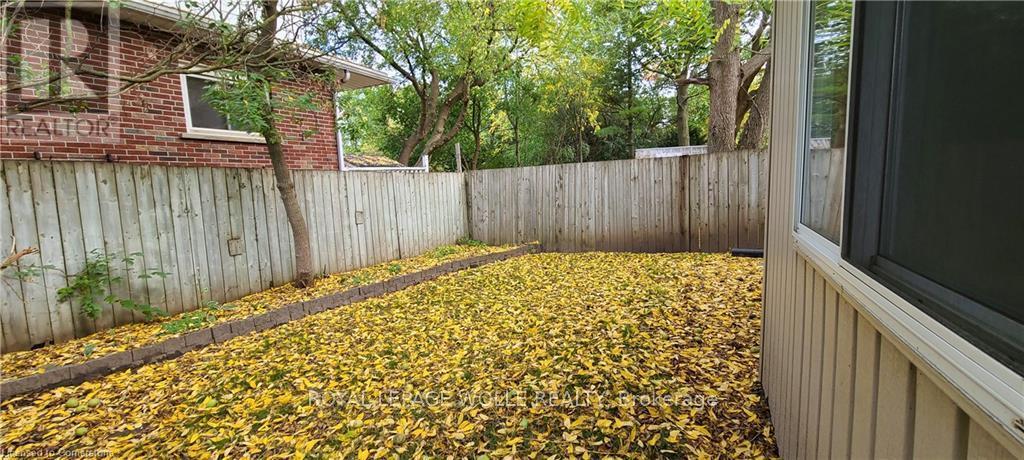 












B - 326 VICTORIA STREET S

,
Kitchener,




Ontario
N2M3A3

