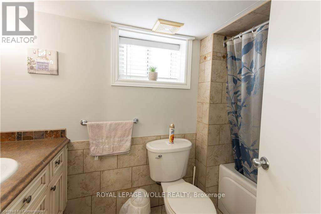 












B - 326 VICTORIA STREET S

,
Kitchener,




Ontario
N2M3A3

