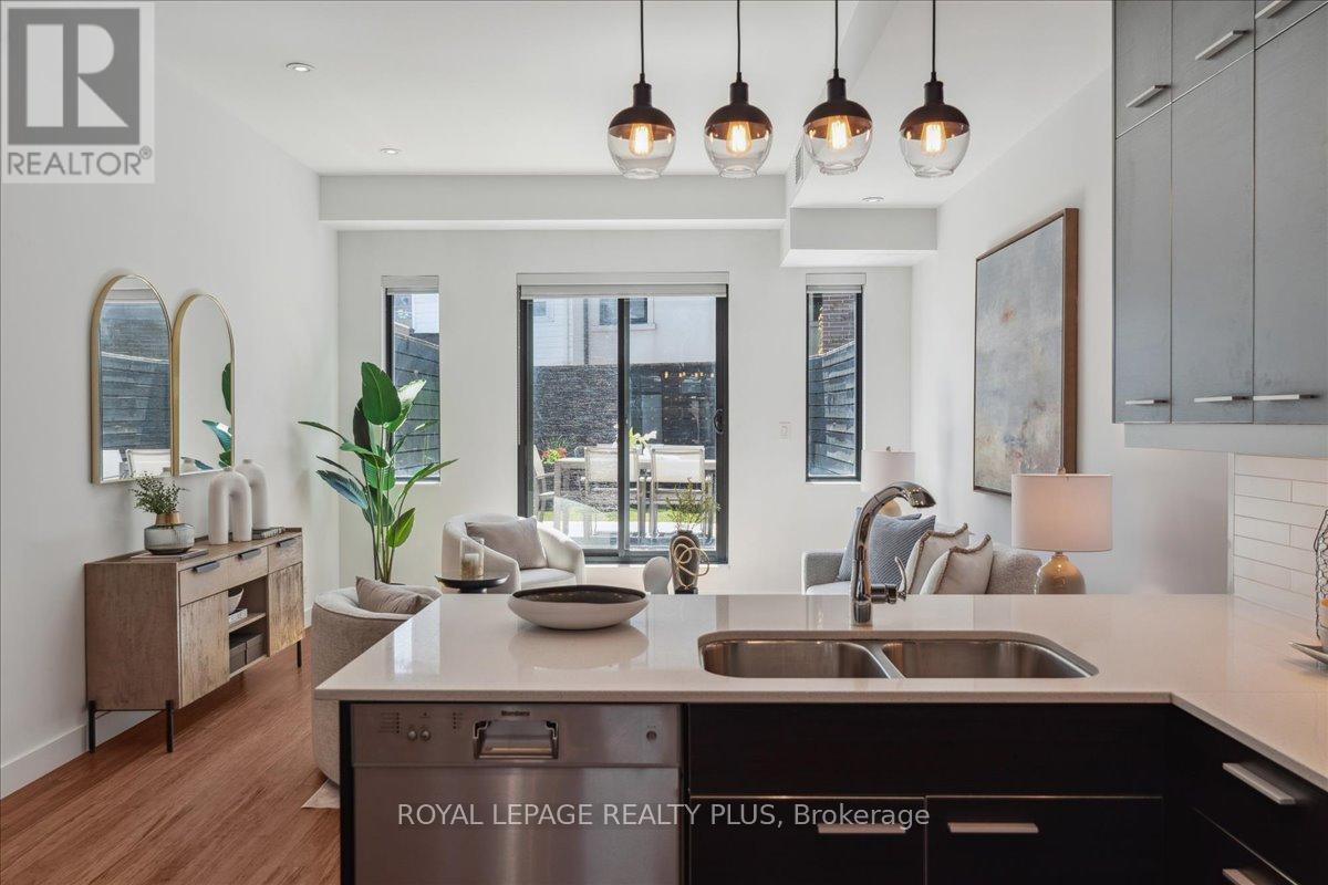 












2B PERCY STREET

,
Toronto,




Ontario
M5A3M8

