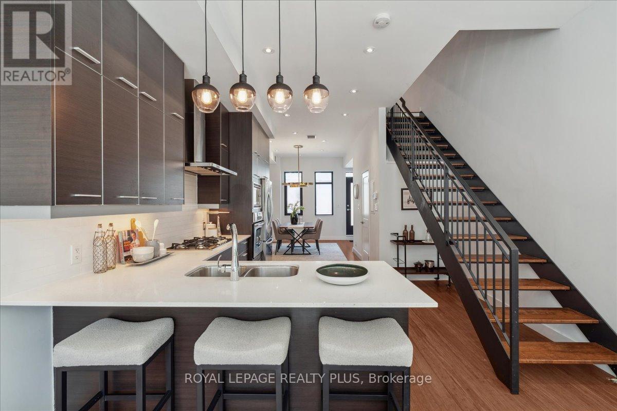 












2B PERCY STREET

,
Toronto,




Ontario
M5A3M8

