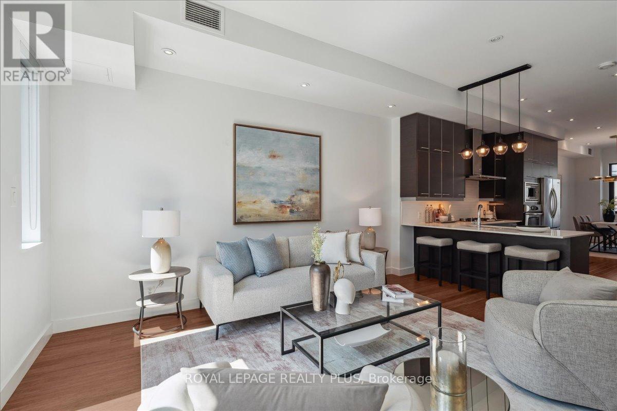 












2B PERCY STREET

,
Toronto,




Ontario
M5A3M8

