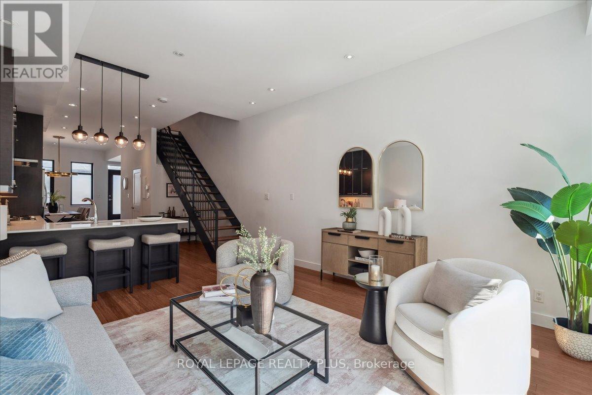 












2B PERCY STREET

,
Toronto,




Ontario
M5A3M8

