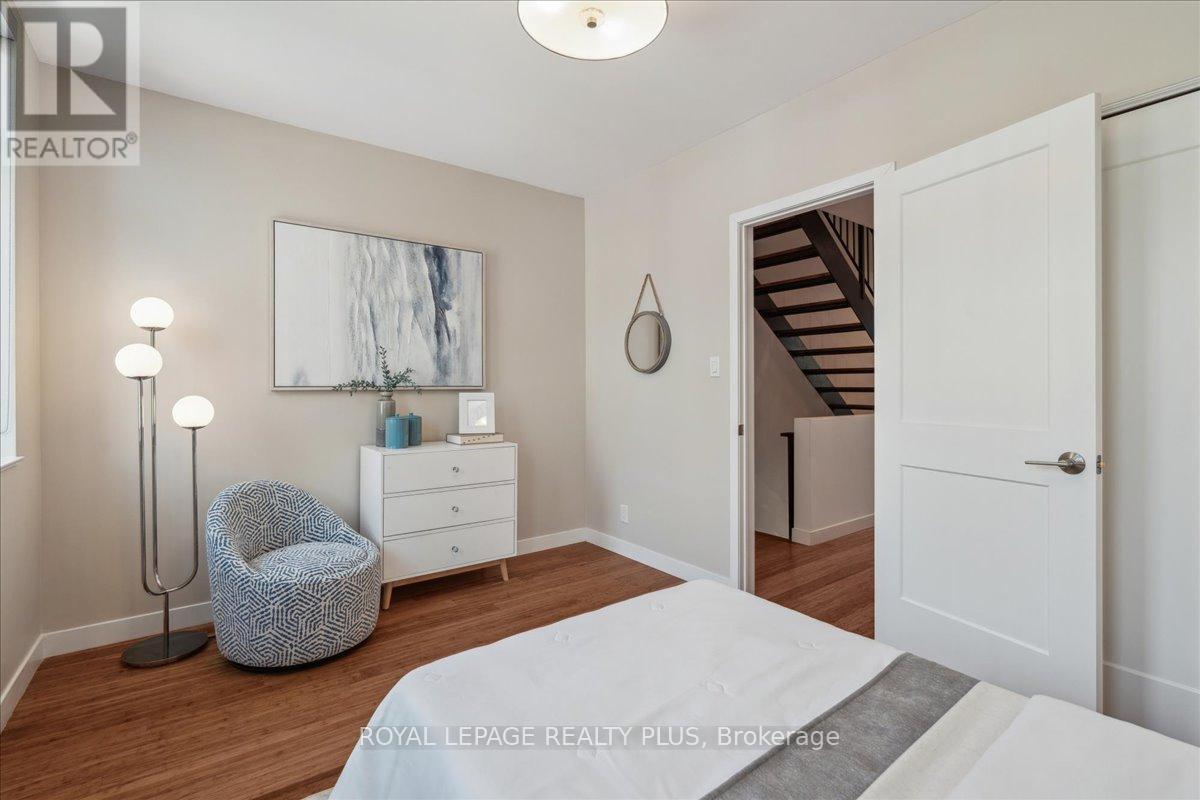 












2B PERCY STREET

,
Toronto,




Ontario
M5A3M8

