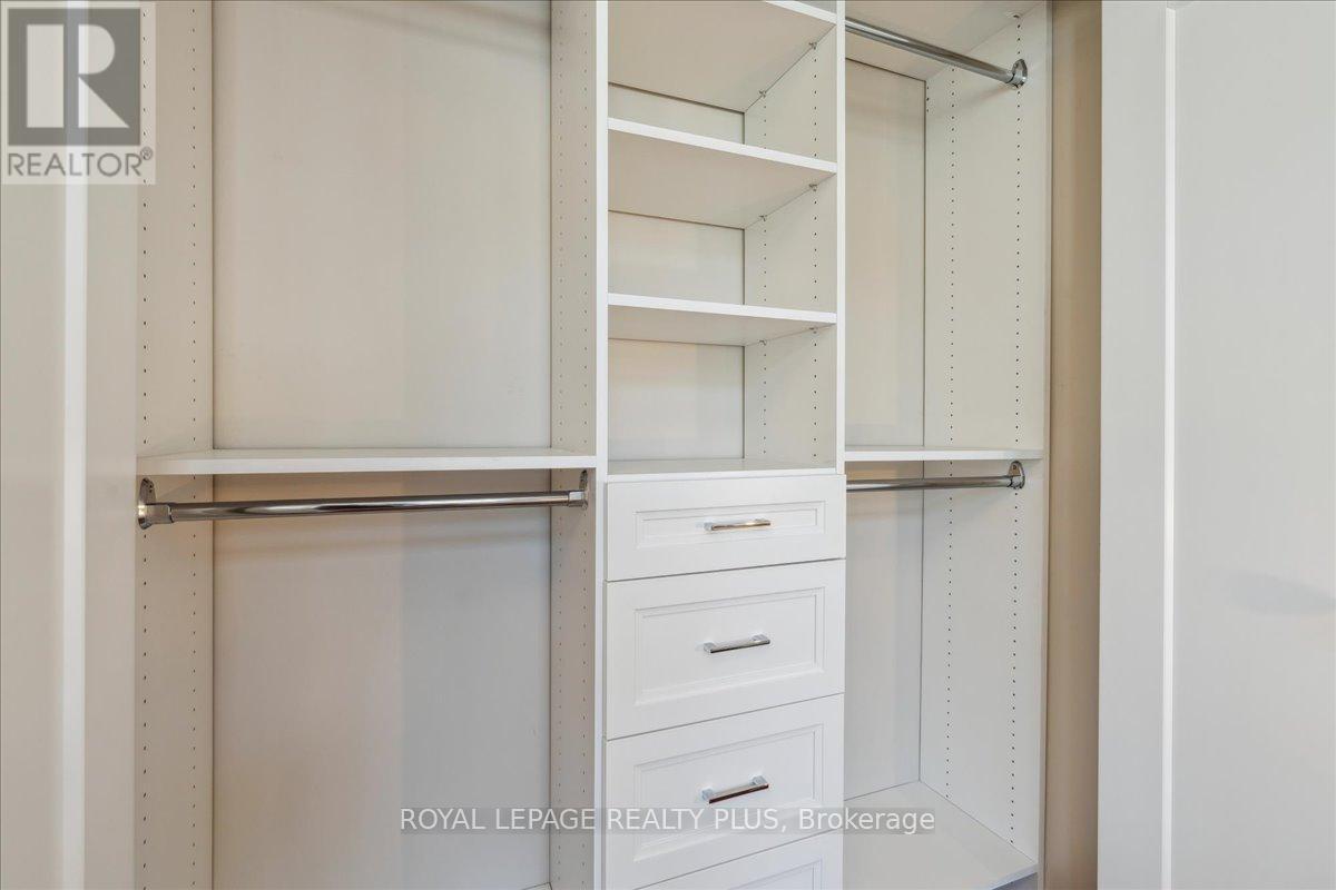 












2B PERCY STREET

,
Toronto,




Ontario
M5A3M8


