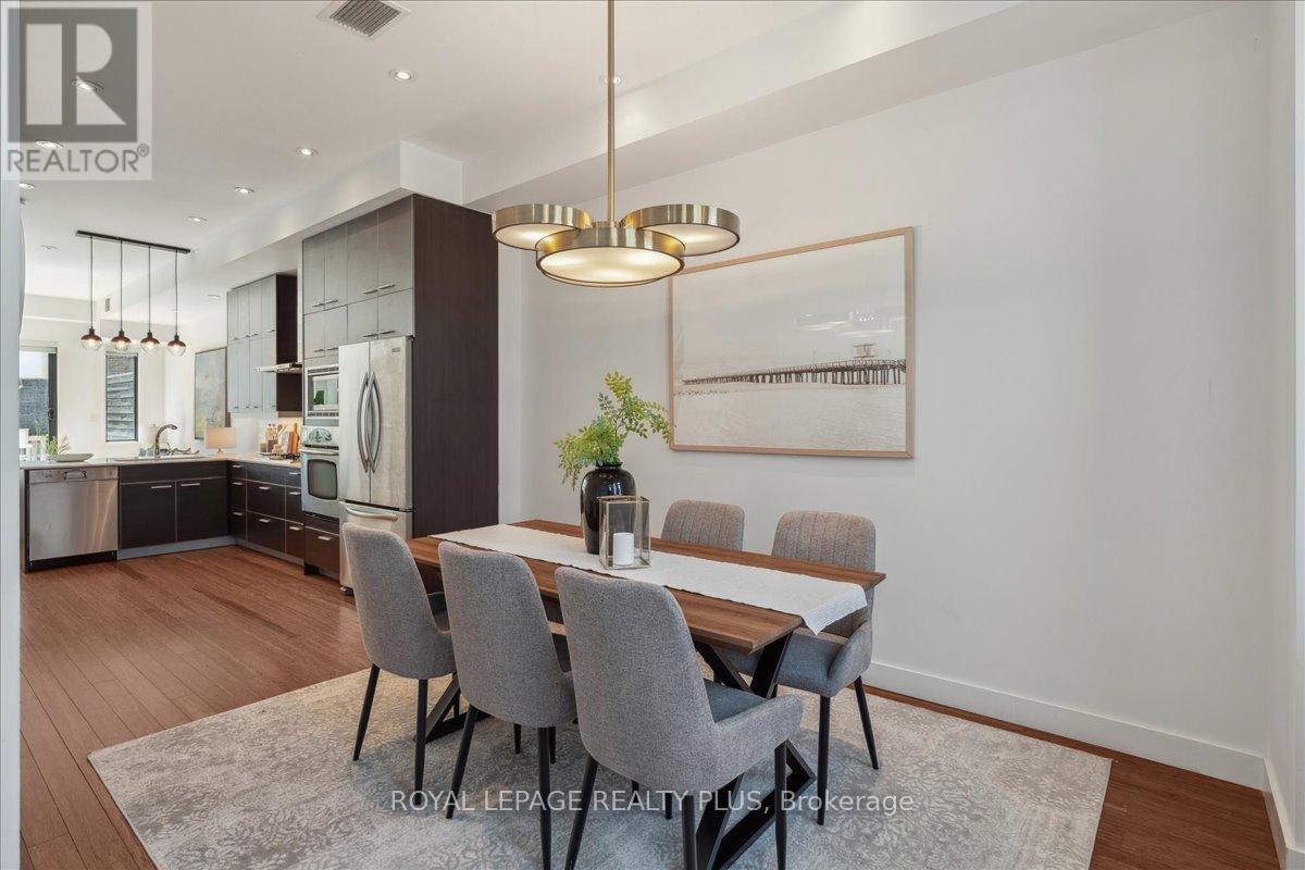 












2B PERCY STREET

,
Toronto,




Ontario
M5A3M8

