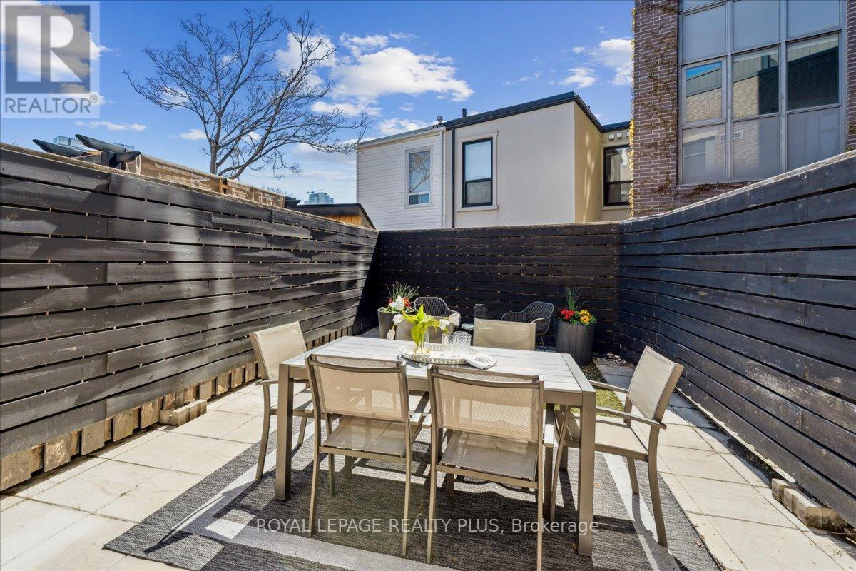












2B PERCY STREET

,
Toronto,




Ontario
M5A3M8

