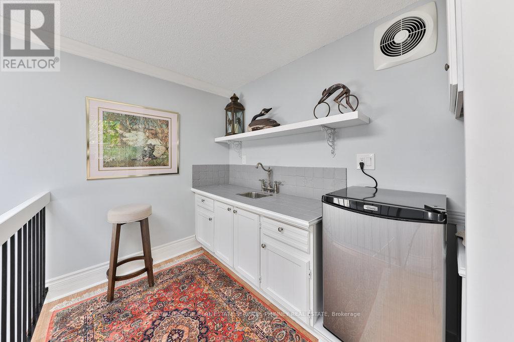 












27 - 1250 MARLBOROUGH COURT

,
Oakville,




Ontario
L6H2W7

