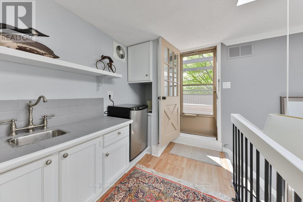 












27 - 1250 MARLBOROUGH COURT

,
Oakville,




Ontario
L6H2W7

