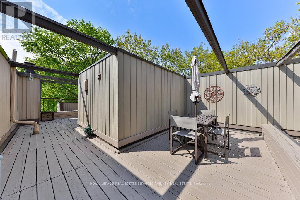 












27 - 1250 MARLBOROUGH COURT

,
Oakville,




Ontario
L6H2W7

