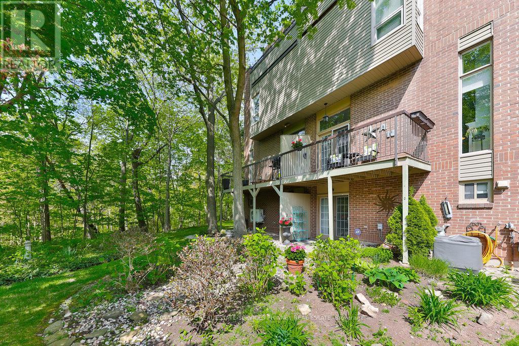 












27 - 1250 MARLBOROUGH COURT

,
Oakville,




Ontario
L6H2W7

