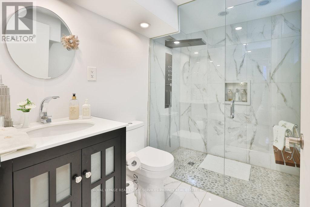 












35 BOWSHELM COURT

,
Mississauga,




Ontario
L5N1K2


