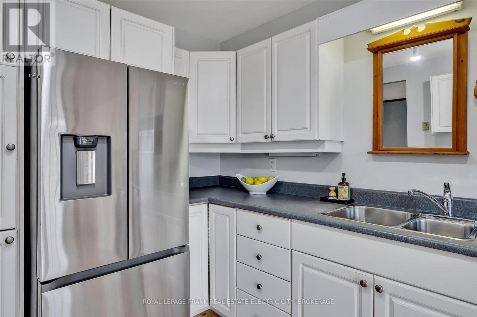 












7 - 650 WHITAKER STREET

,
Peterborough (Ashburnham),




Ontario
K9H7L5

