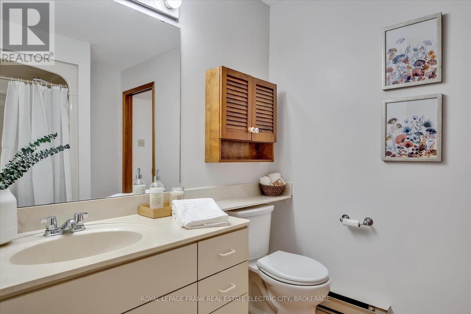 












7 - 650 WHITAKER STREET

,
Peterborough (Ashburnham),




Ontario
K9H7L5

