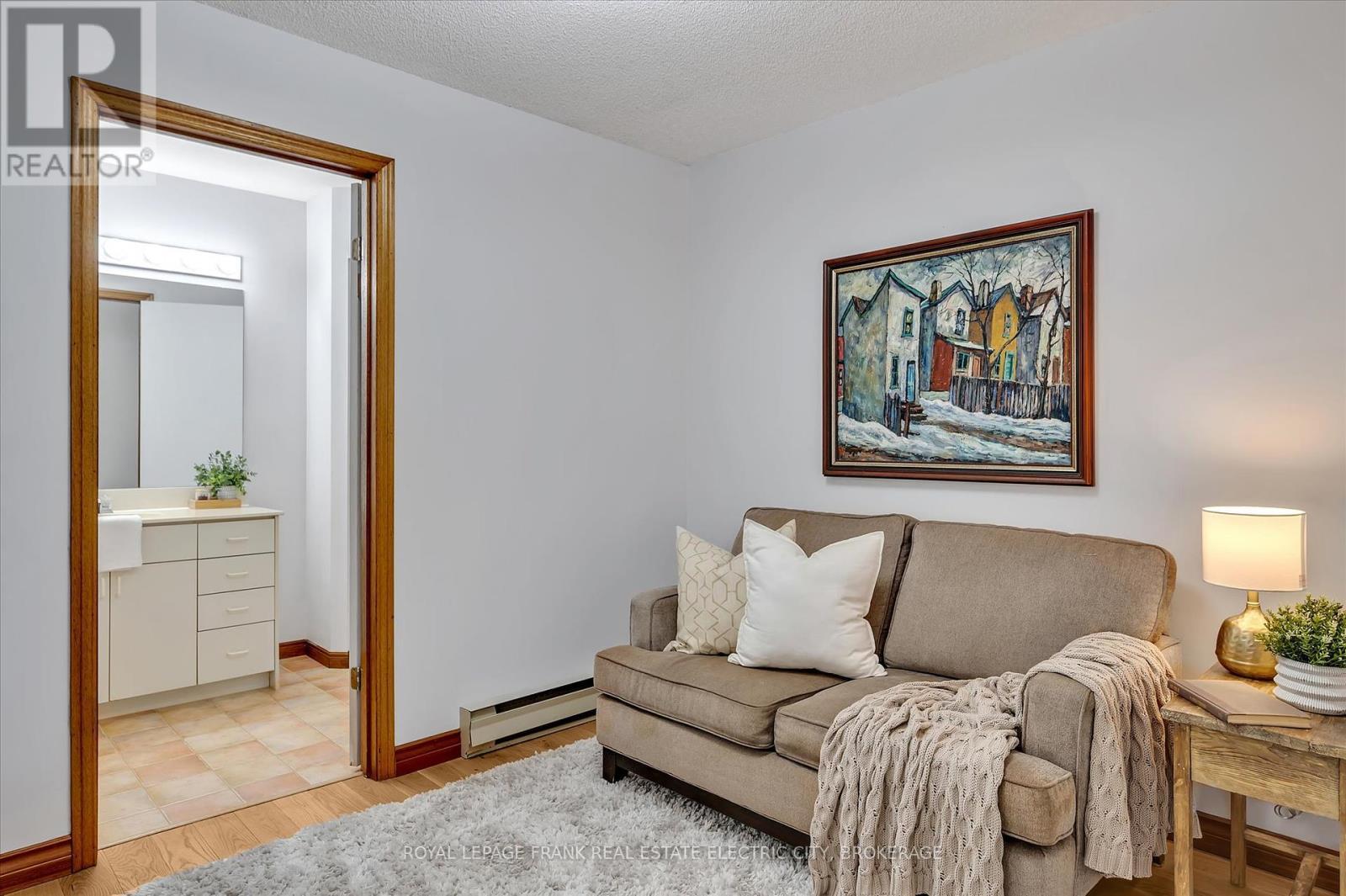 












7 - 650 WHITAKER STREET

,
Peterborough (Ashburnham),




Ontario
K9H7L5


