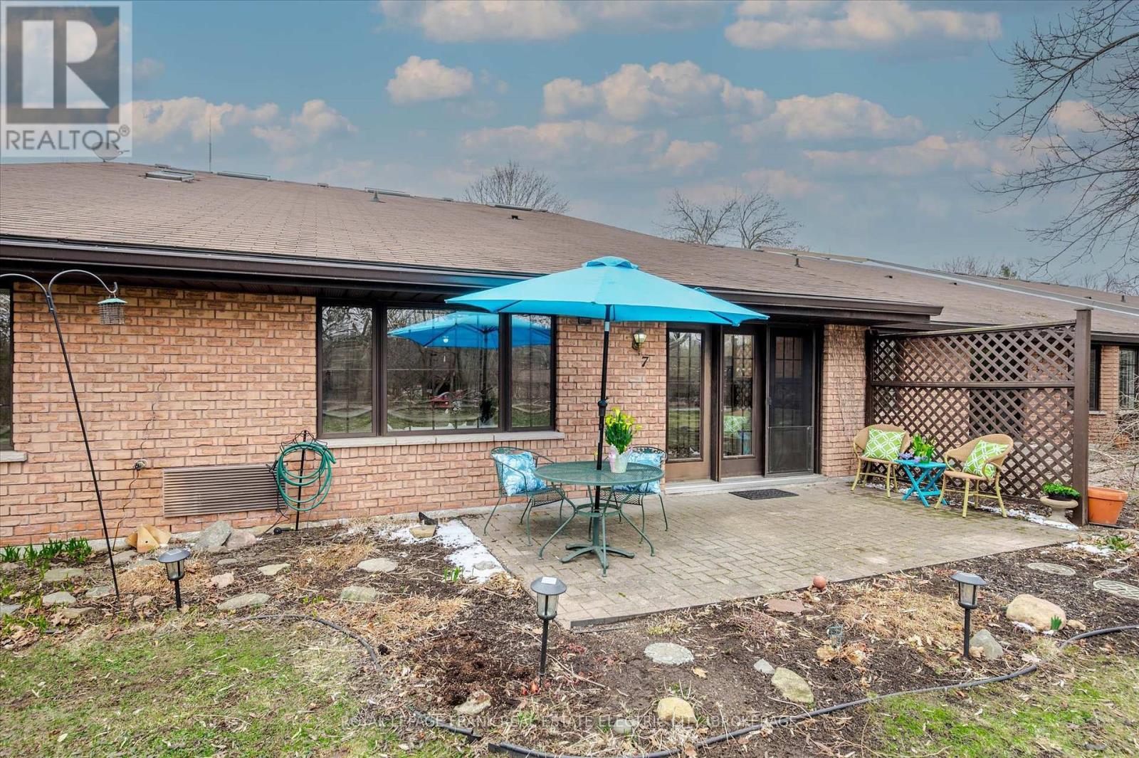 












7 - 650 WHITAKER STREET

,
Peterborough (Ashburnham),




Ontario
K9H7L5

