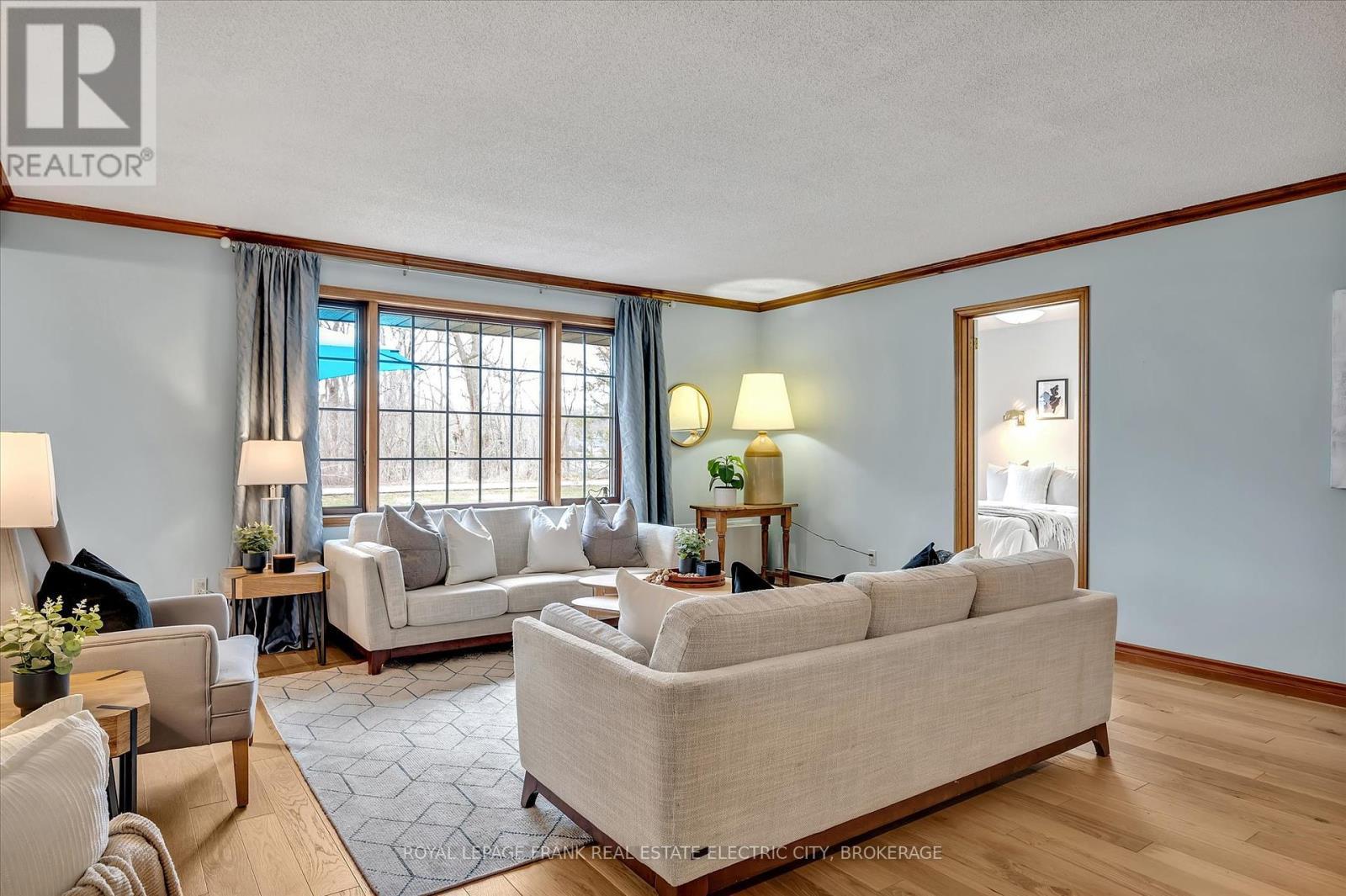 












7 - 650 WHITAKER STREET

,
Peterborough (Ashburnham),




Ontario
K9H7L5

