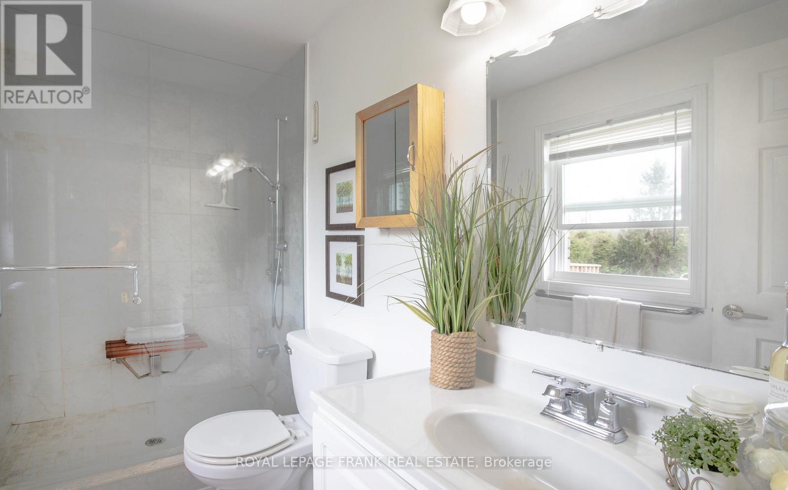 












24 PEARL DRIVE

,
Scugog,




Ontario
L0C1B0

