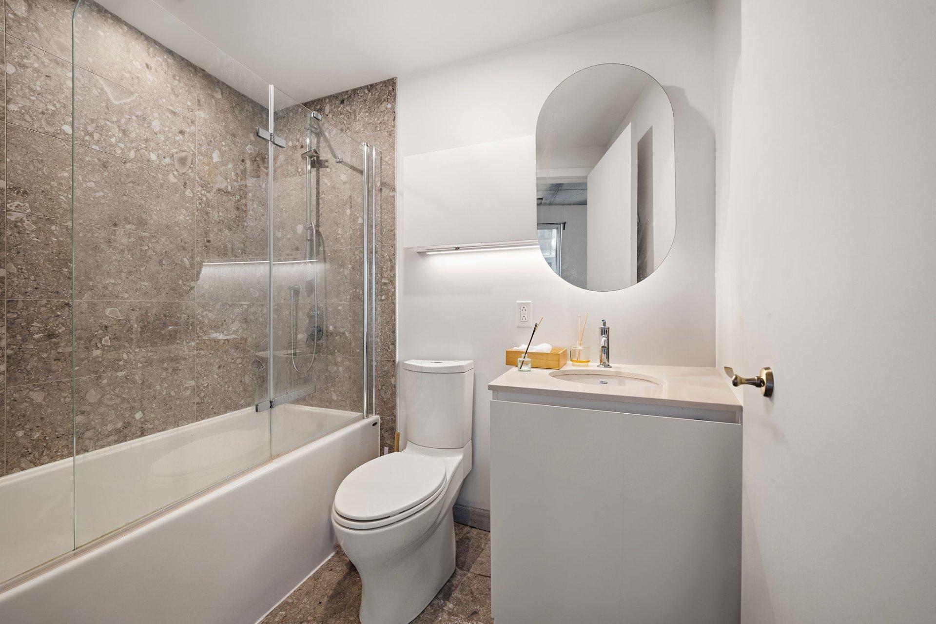 









2320


Rue Tupper

, 2205,
Montréal (Ville-Marie),




QC
H3H0B8


