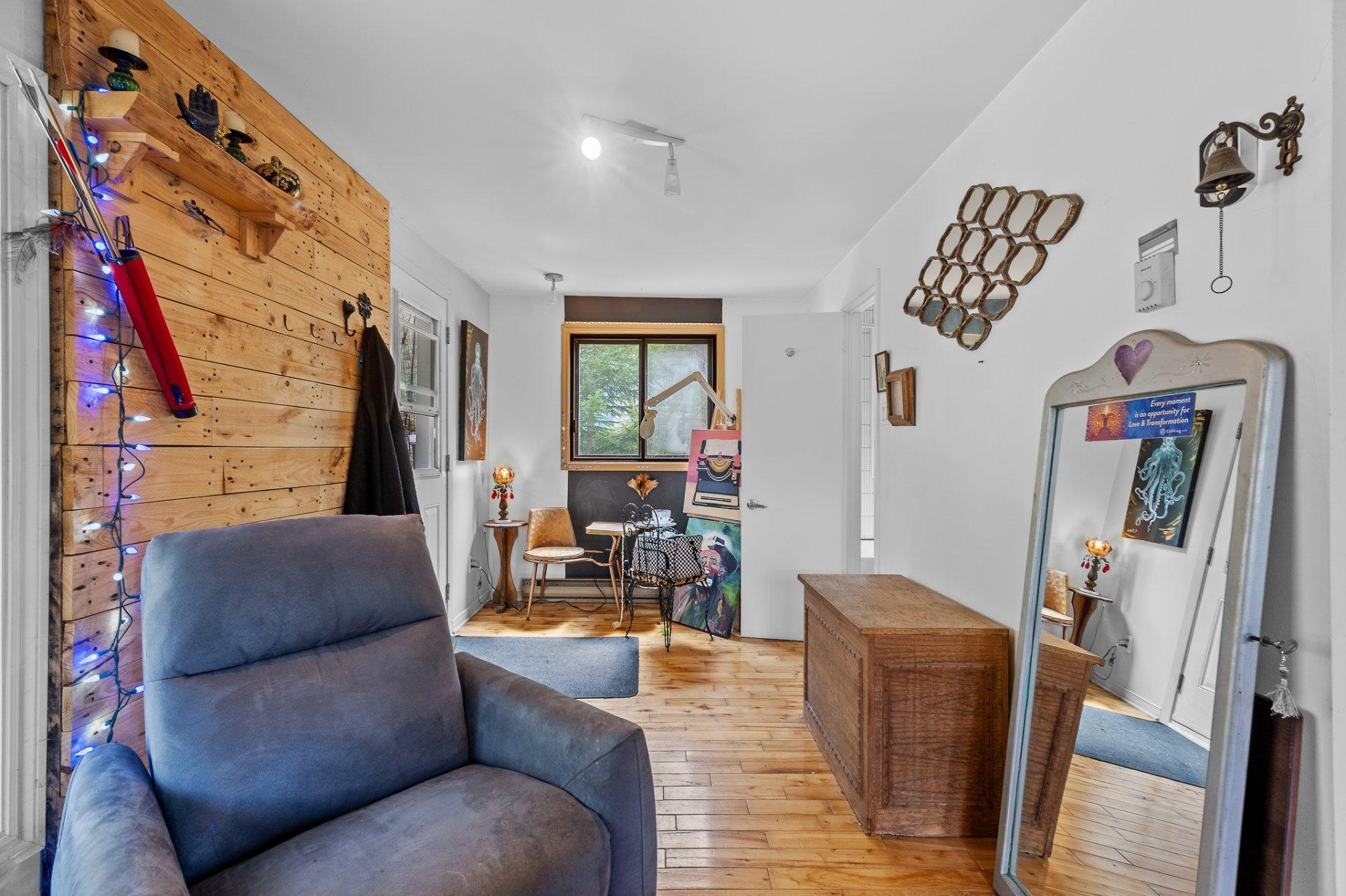 









240


Ch. Laporte

,
Saint-Adolphe-d'Howard,




QC
J0T2B0

