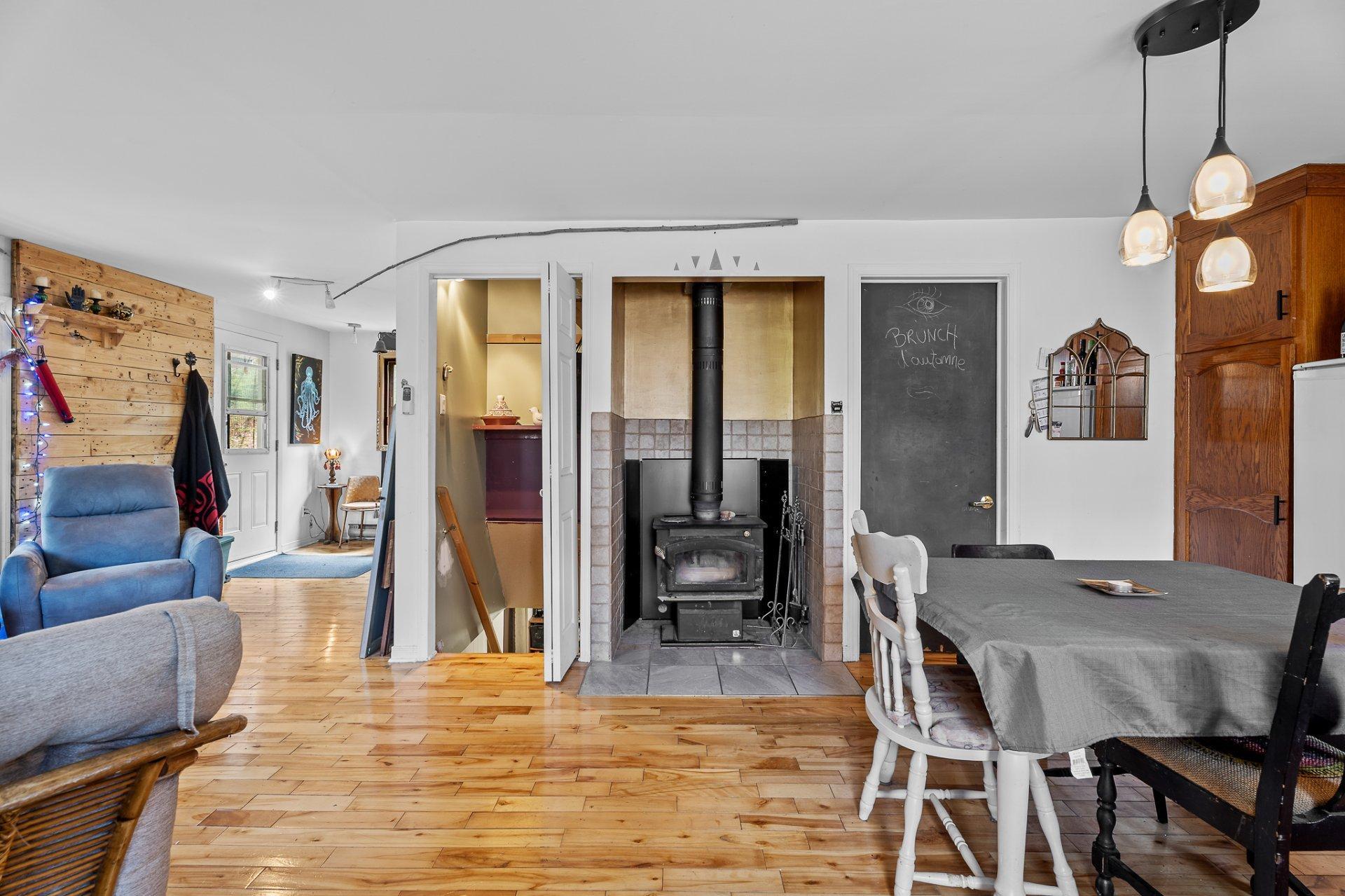 









240


Ch. Laporte

,
Saint-Adolphe-d'Howard,




QC
J0T2B0

